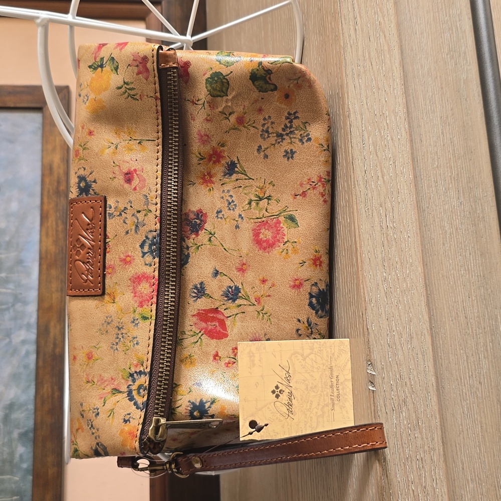 PATRICIA NASH WRISTLET BAG